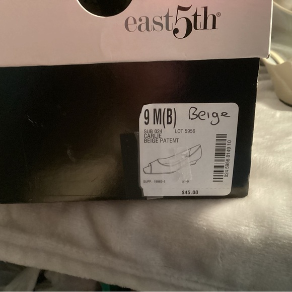 East 5th Beige pumps. NWT. New in Box size 9 - Picture 2 of 7